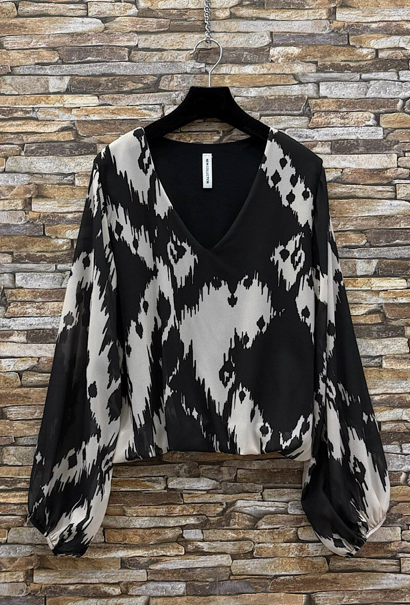 ELAA1 Black Abstract Print Blouse
