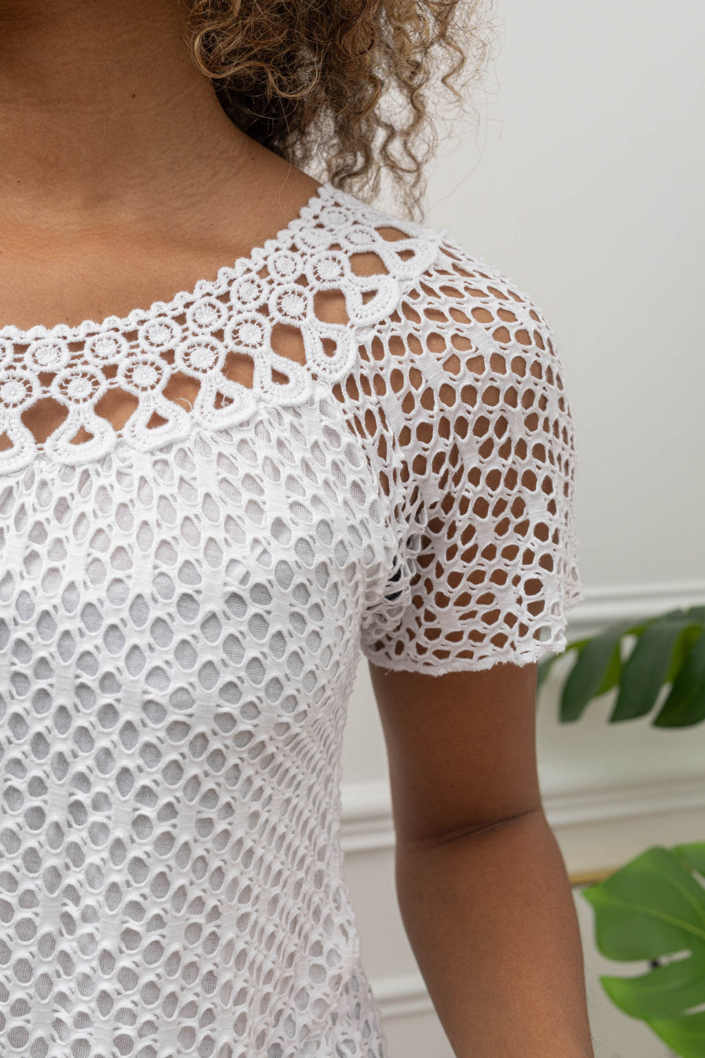 MSCRDWH Round Neck Crochet Blouse with Lace Trim White