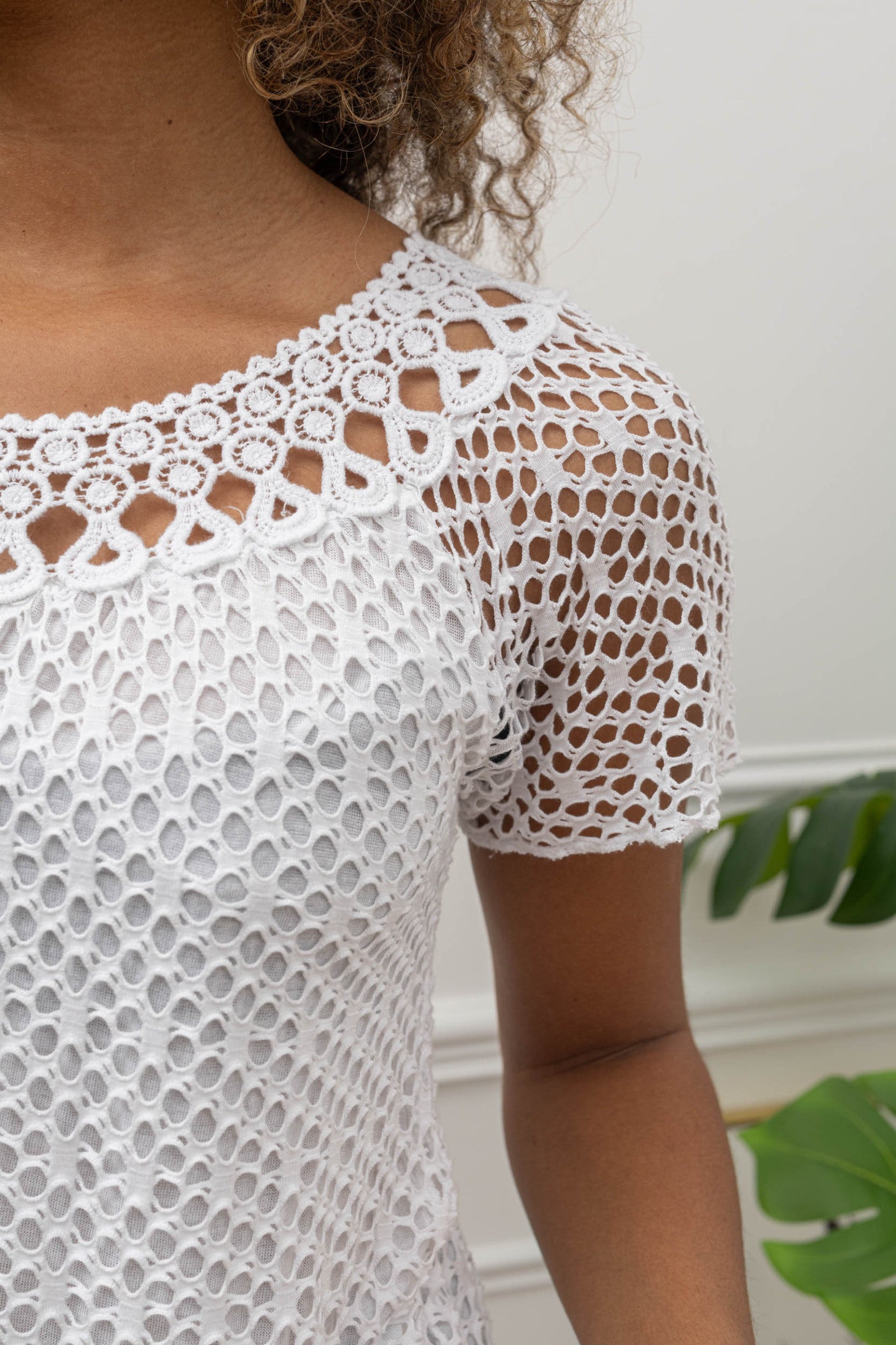 MSCRDWH Round Neck Crochet Blouse with Lace Trim White