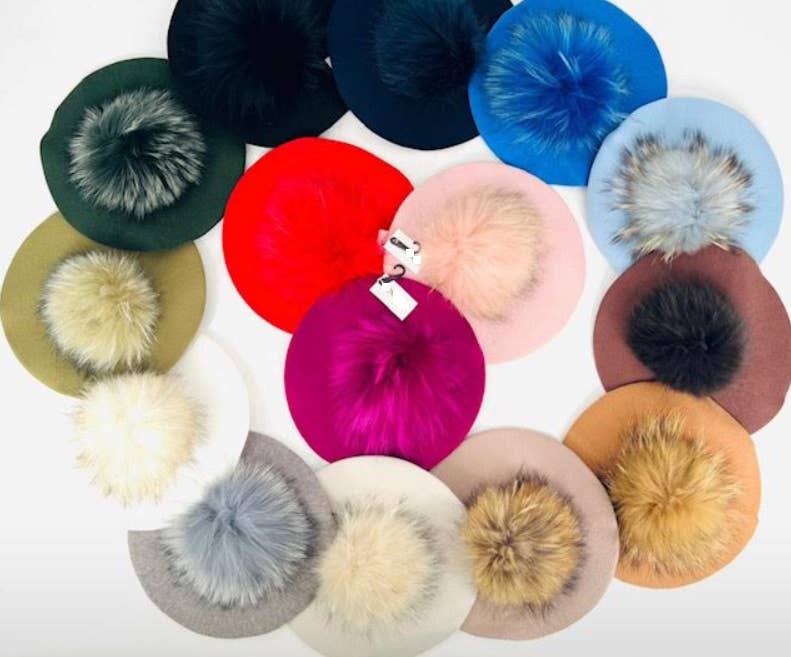MA08 Soft Knit Beret with Fur Pompom LOOWIE