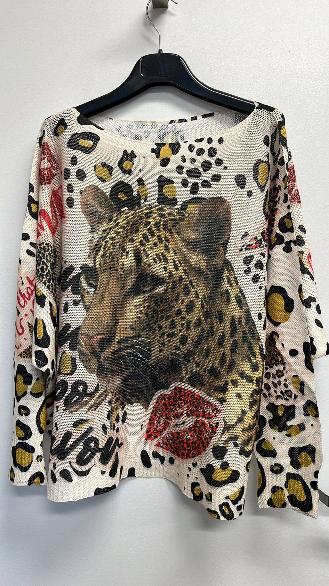VILE Beige Leopard Round Neck Knit Printed Sweater LOOWIE