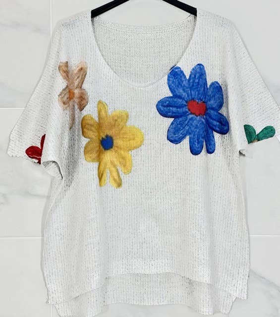 7243 White Daisy V-Neck Knit Printed Short Sleeves Sweater