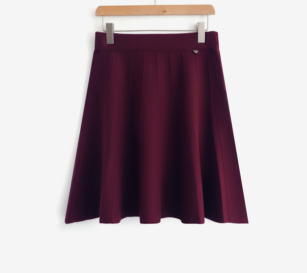 LUPKS6 Burgundy Pleated Knit Skirt