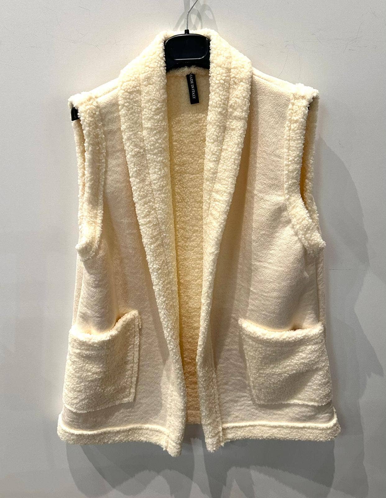 VIJAOF Italian Off-white One Size Plush Vest w/2 Pockets