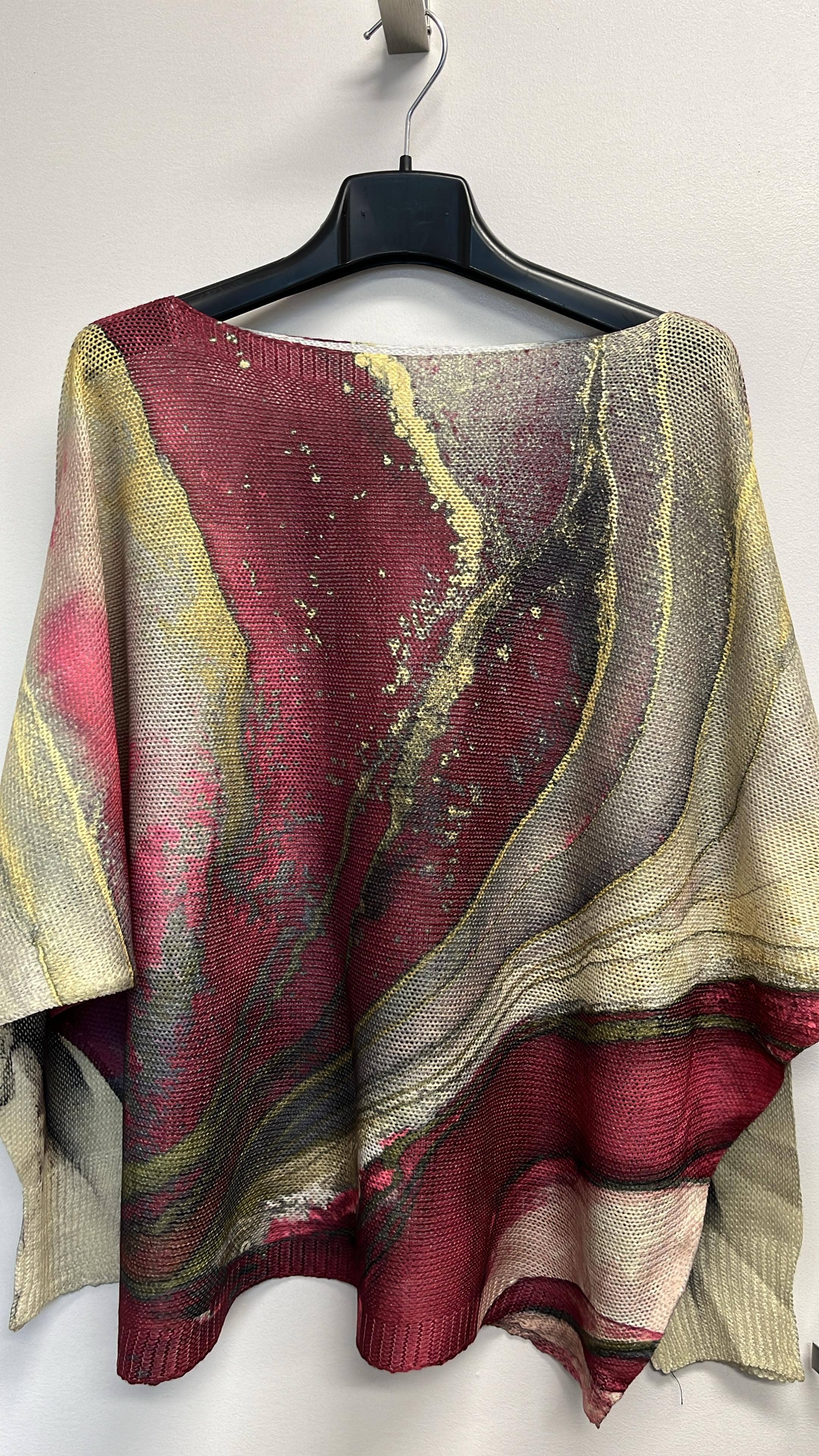 VI1020 Tie-dye Burgundy Round Knit Long Sleeves Sweater