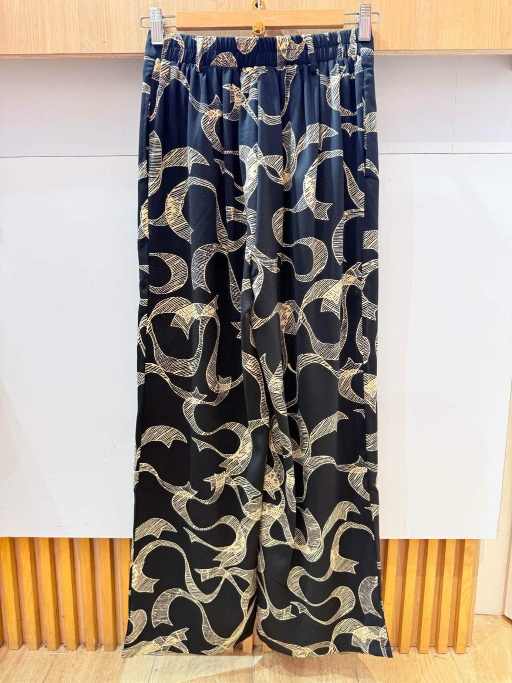IVA277BK Floral Pants Black