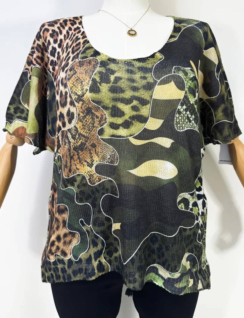 ZACAMO Camo V-Neck Knit Printed Short Sleeves Sweater