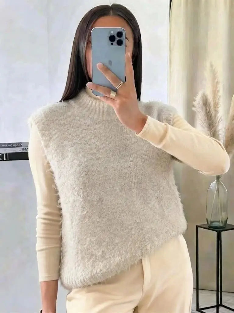 ESTAV1 Beige Alpaca Vest