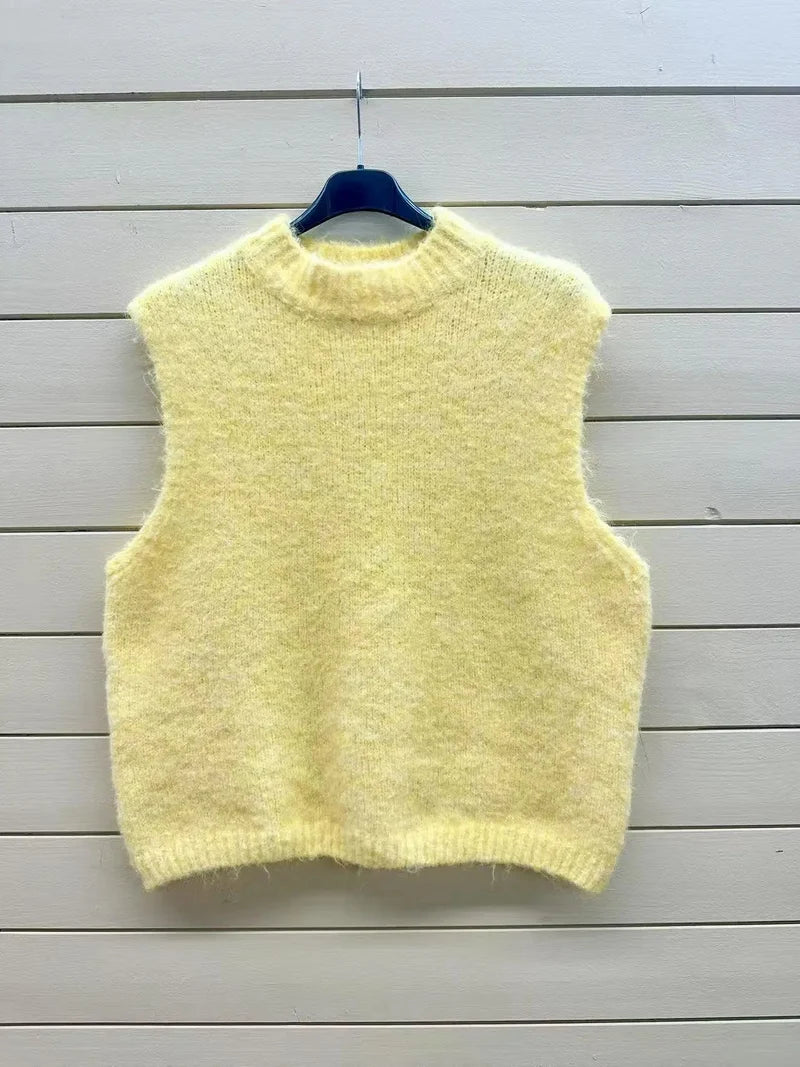 ESTAV7 Light Yellow Alpaca Vest