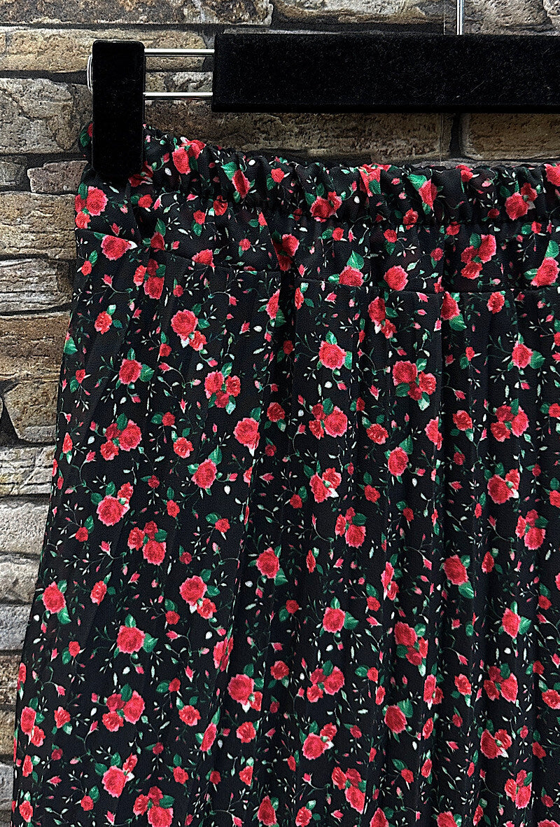 ESLRFBK Lorris Floral Pleated Skirt Black