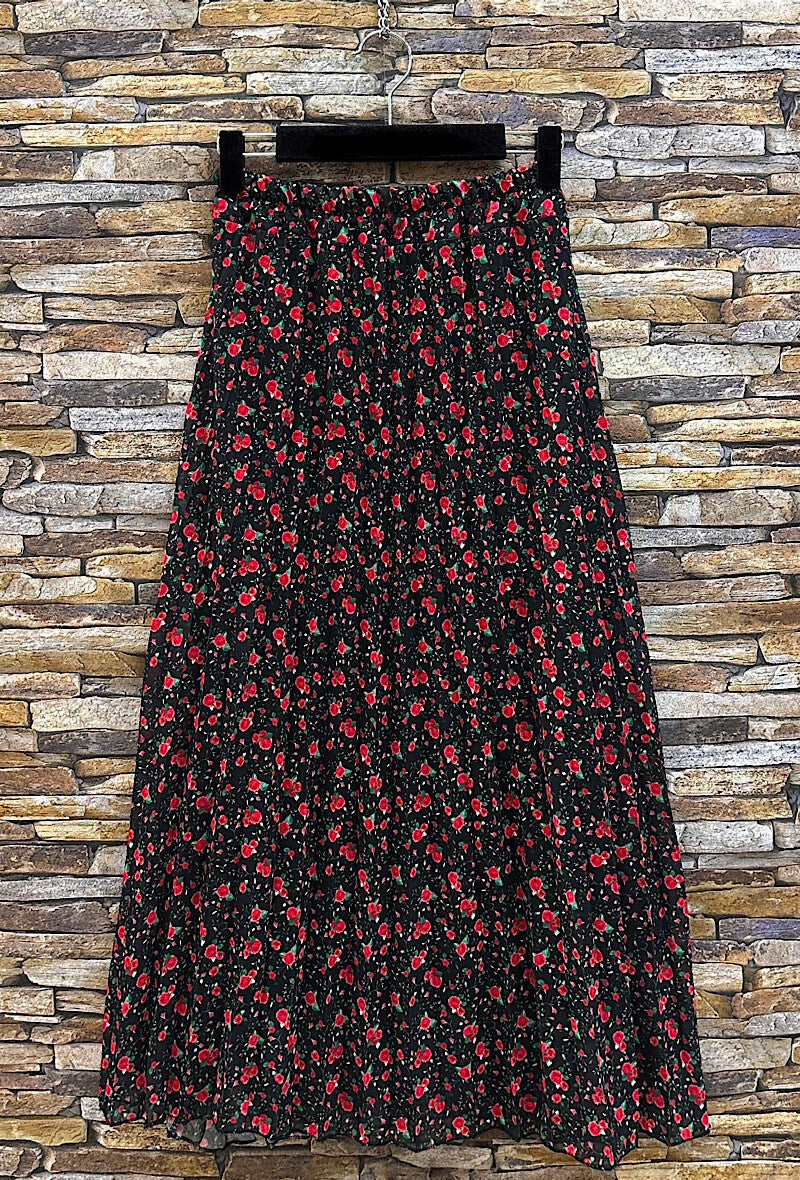 ESLRFBK Lorris Floral Pleated Skirt Black