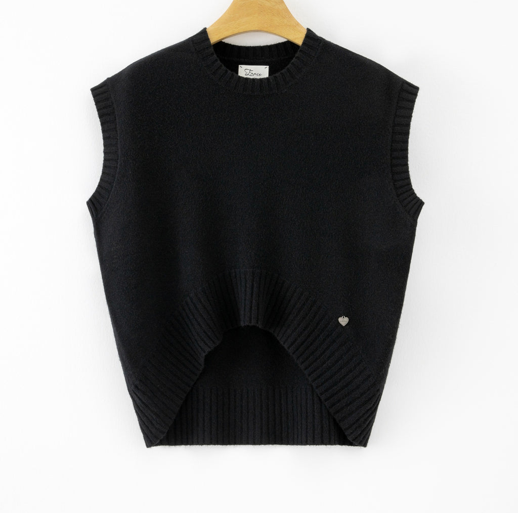 LUBXC2 Black Boxy Knit Vest
