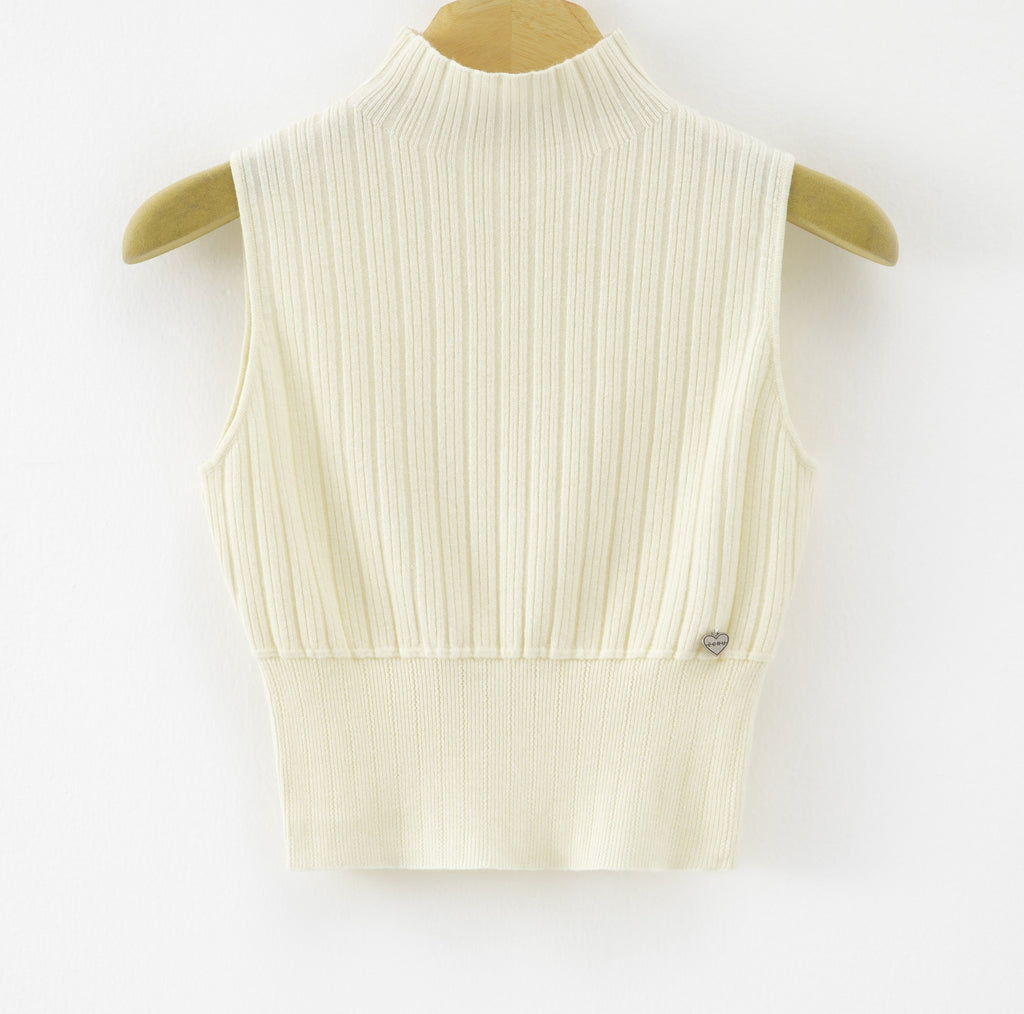 LURTS4 White Ribbed Turtleneck Sweater