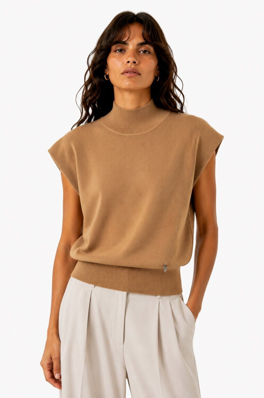 LUTNS7 Camel Turtleneck Sweater