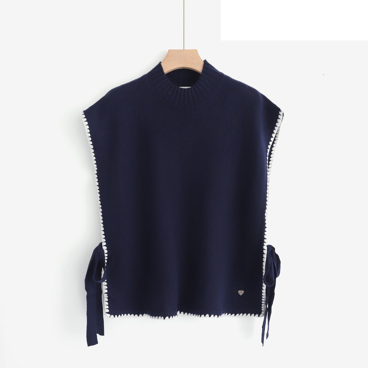 LUPN10 Navy Contrast-Trim Poncho