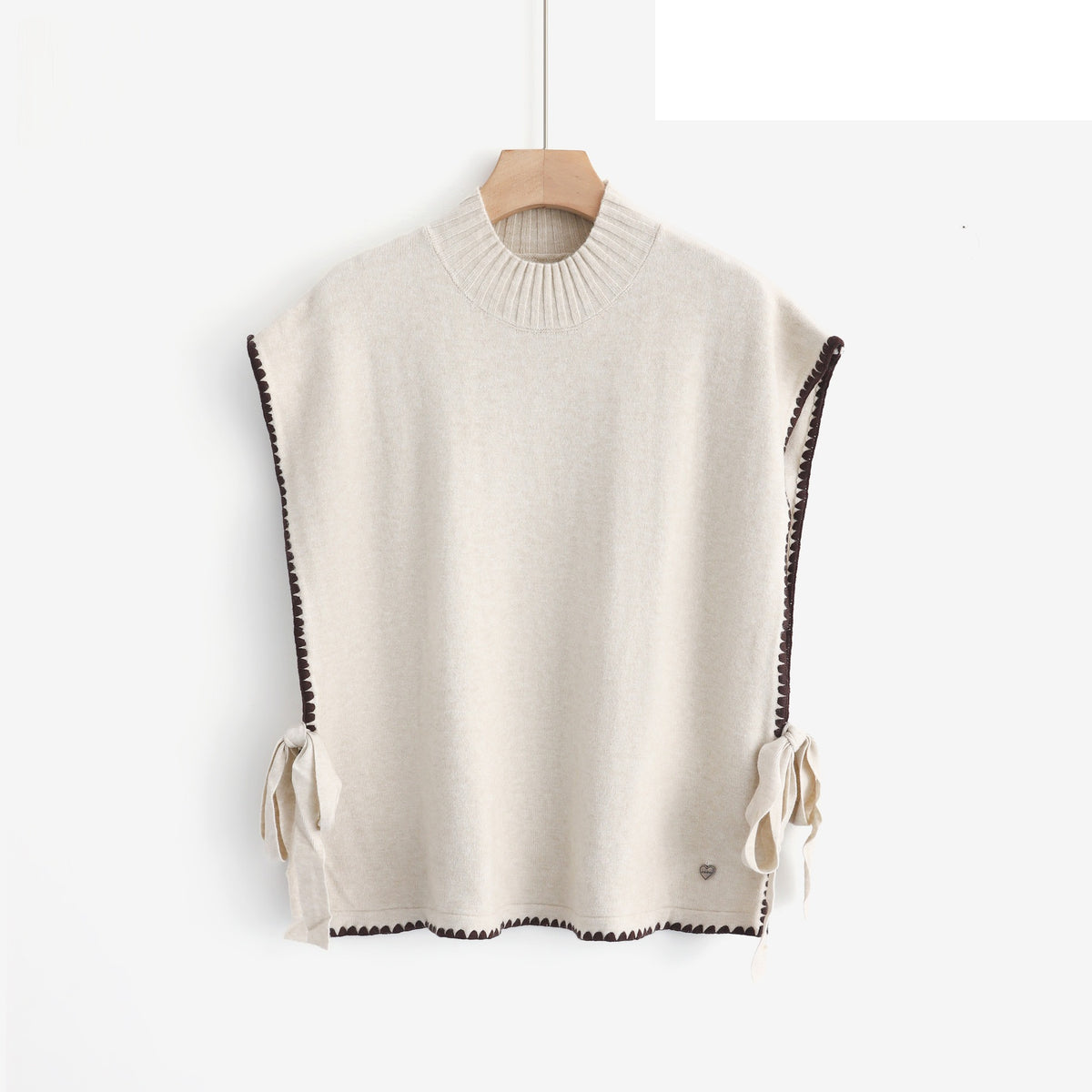 LUPN5 Ivory Contrast-Trim Poncho
