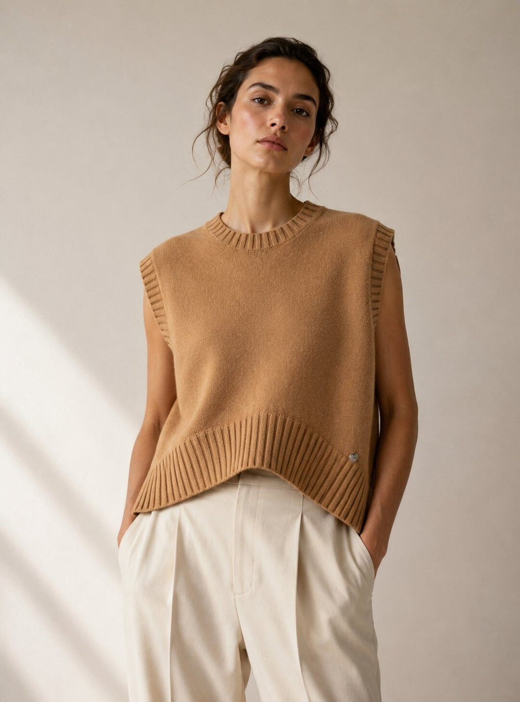 LUBXC7 Caramel Boxy Knit Vest