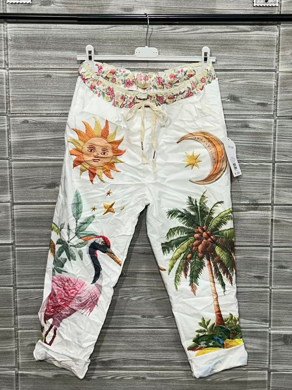 ZOPNT1WH Riviera Icons Print Pants White
