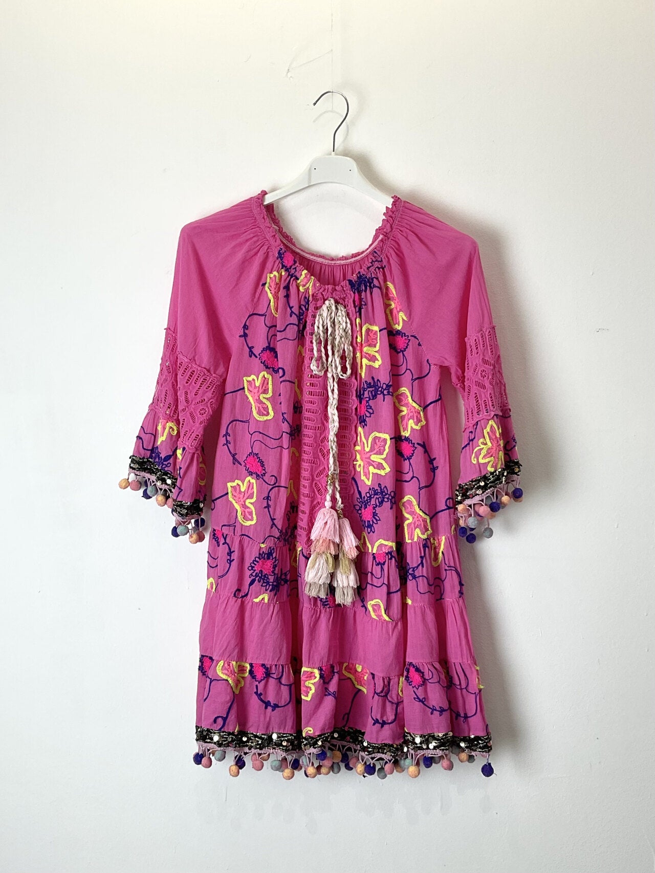 TDOFM Off-Shoulder Floral Mini Dress — Fuchsia