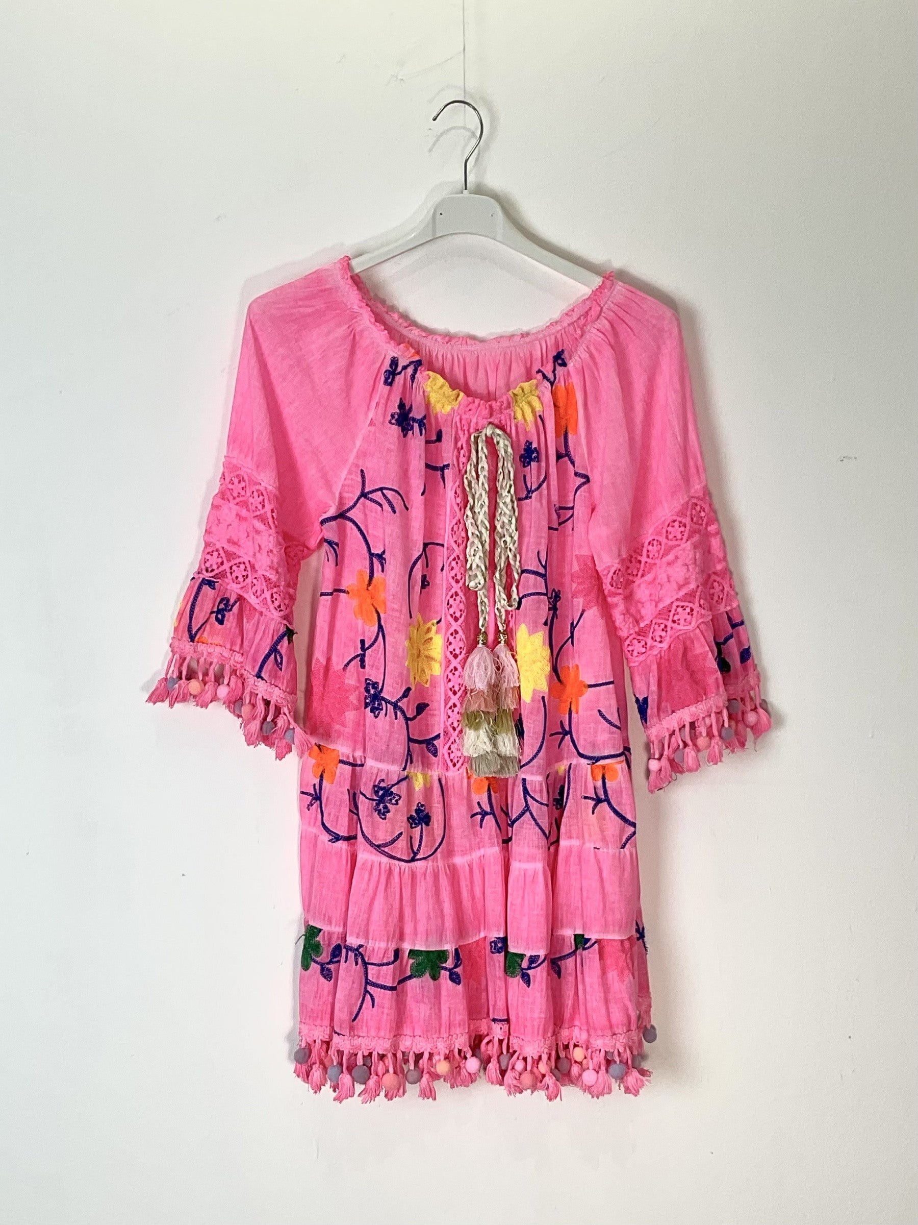 TDWBE Boho Short Dress Colorful Embroidery — Fuchsia