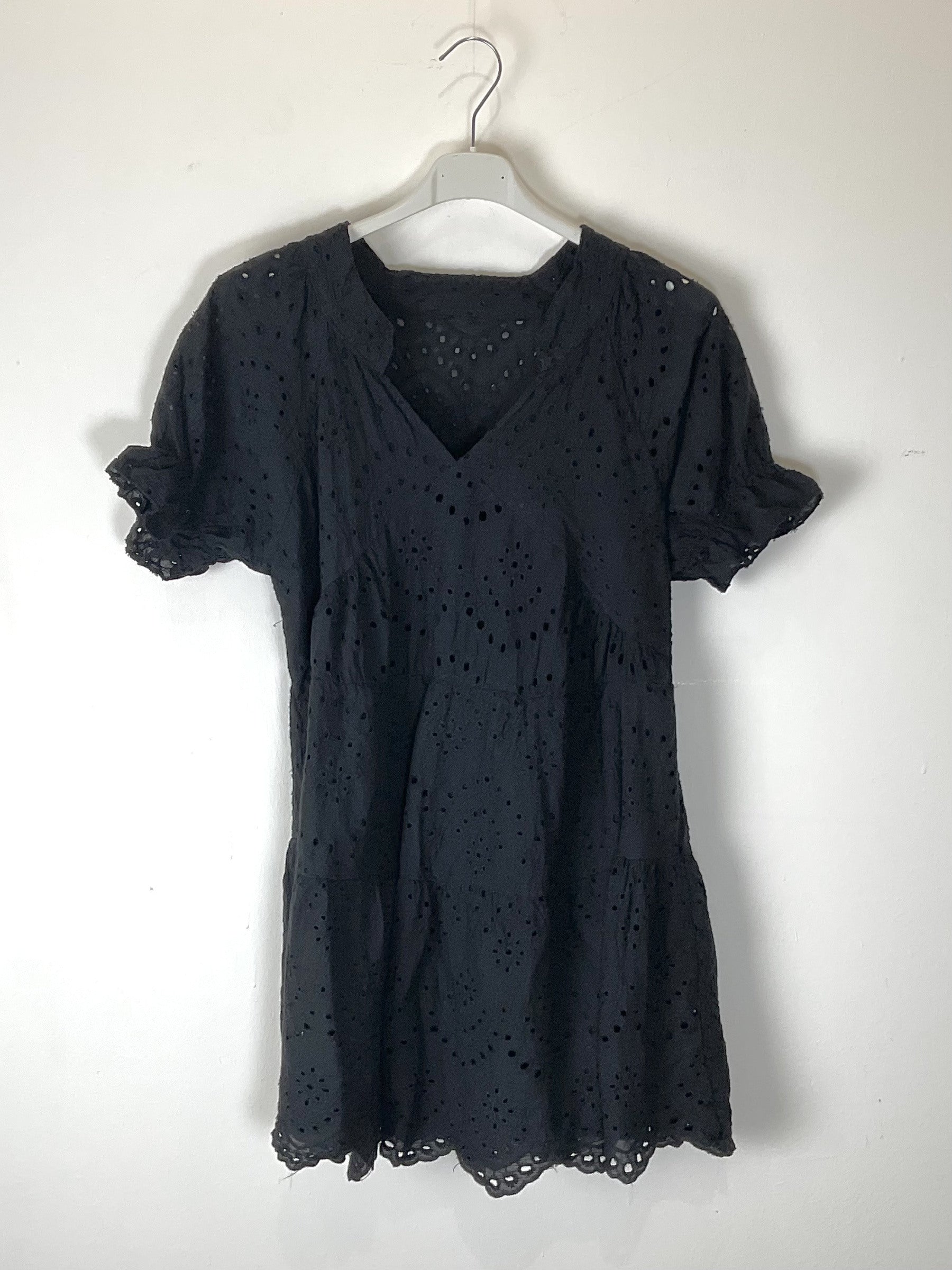 TDEVN Eyelet V-Neck Short Dress — Black
