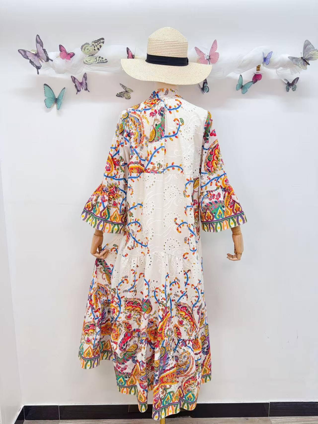 Loowie Embroidered Print in Multicolor