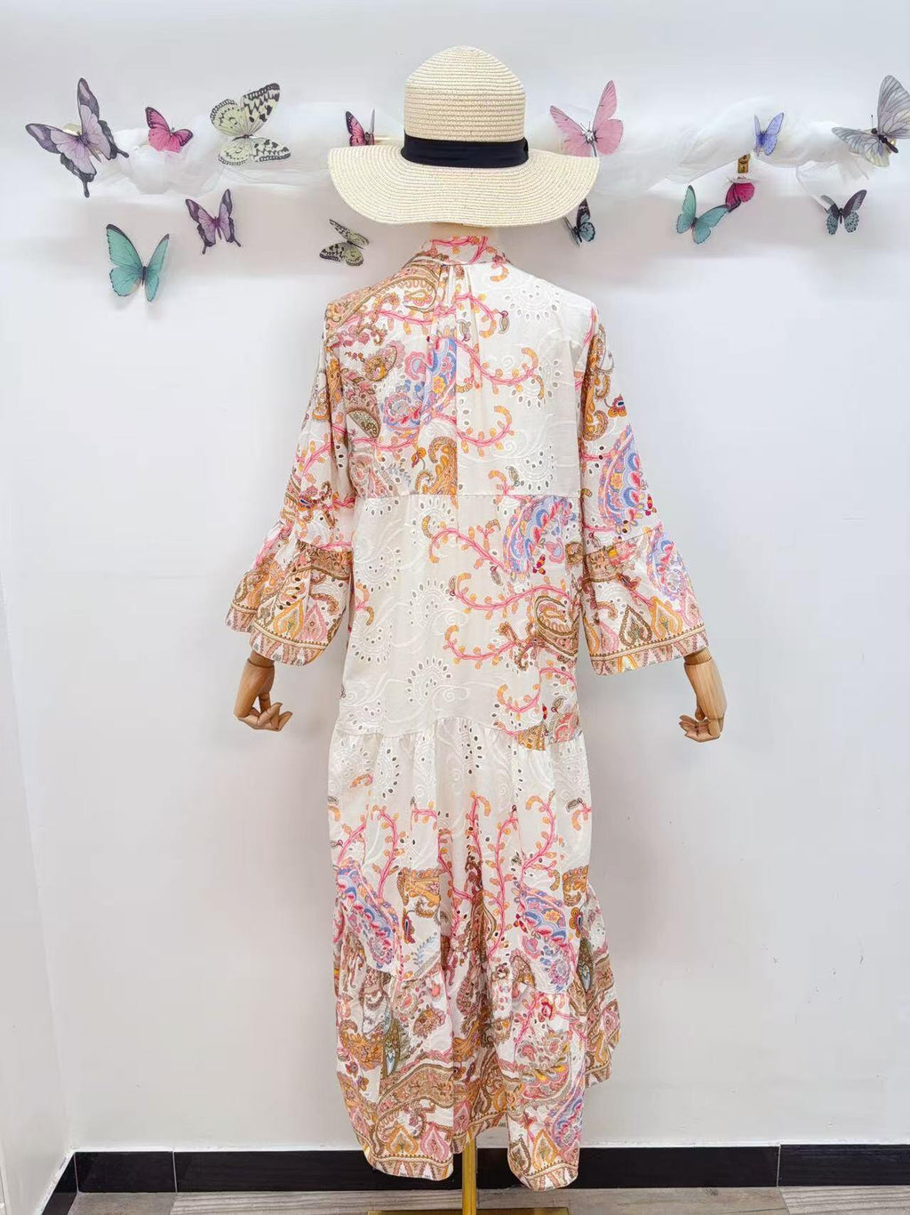 Loowie Embroidered Print in Pink