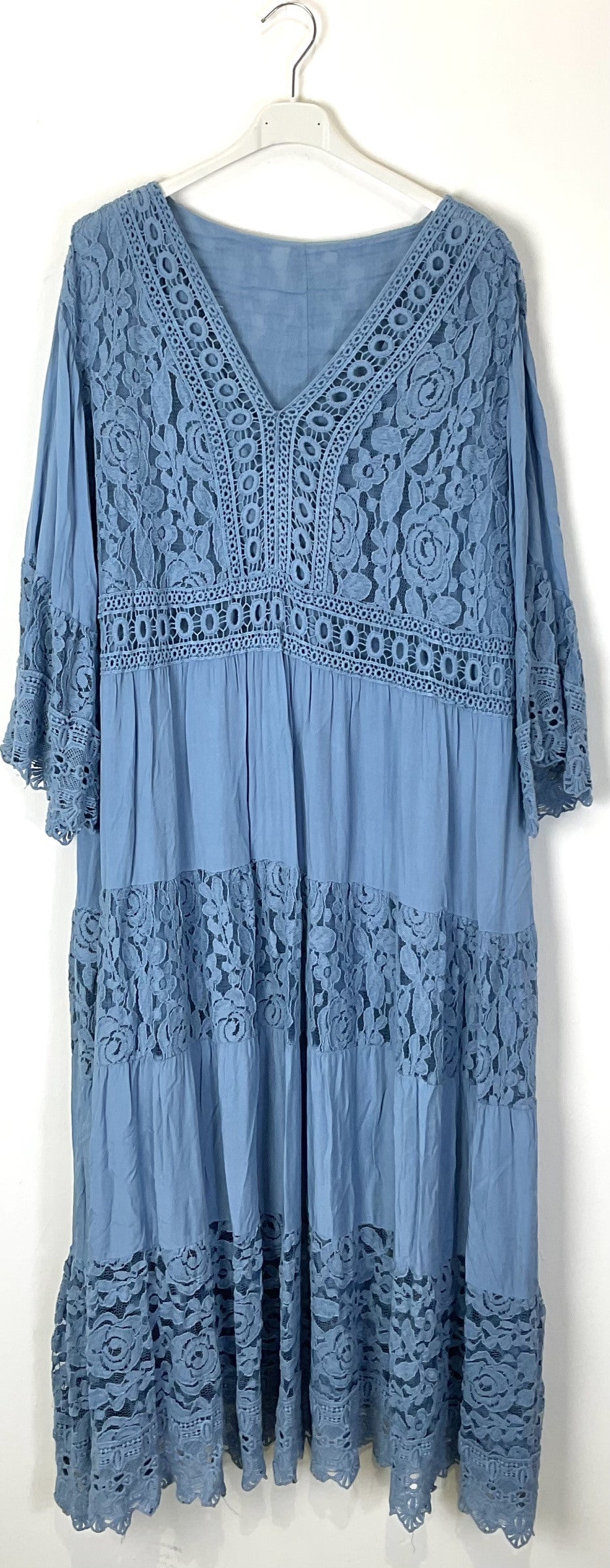 TDLLD Long Lace Dress V-Neck 3/4 Sleeves — Jeans
