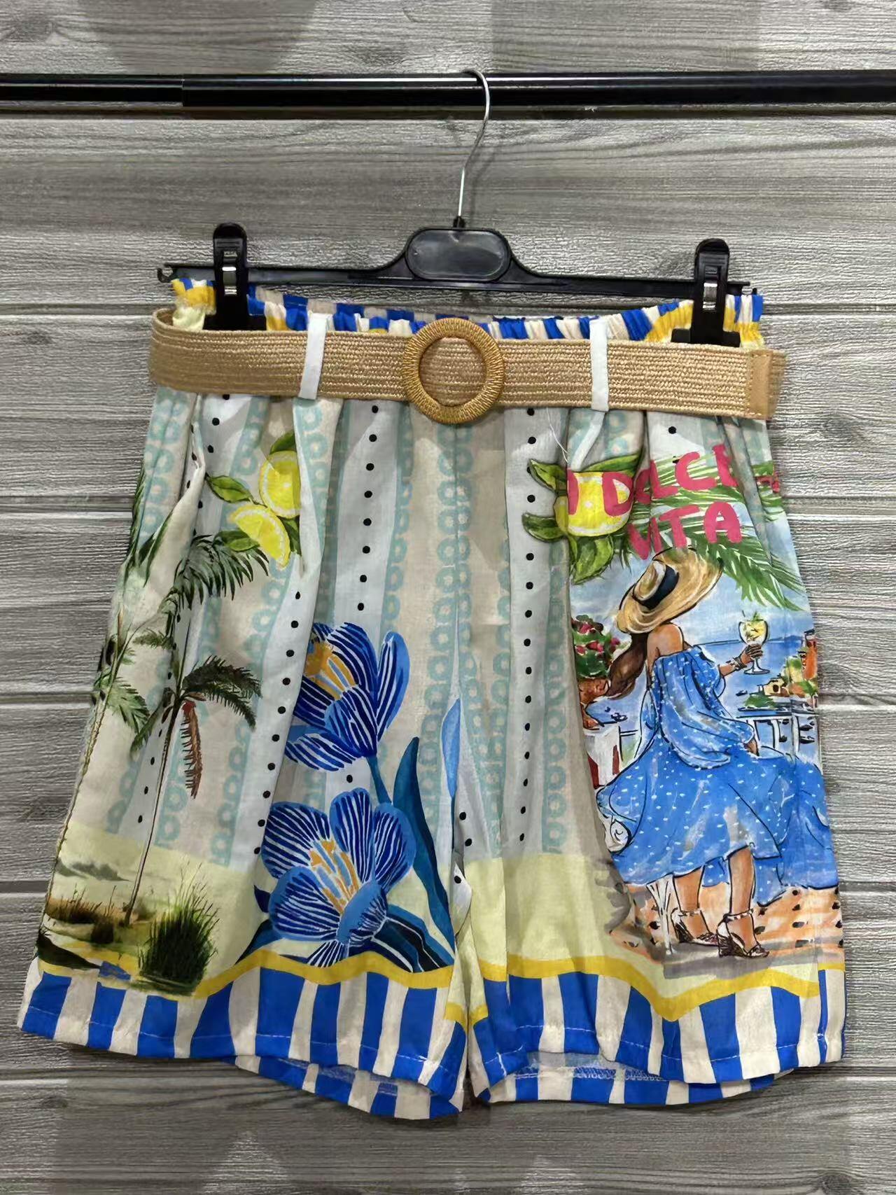 ZOSRT4WH Tropical Border Print Shorts White