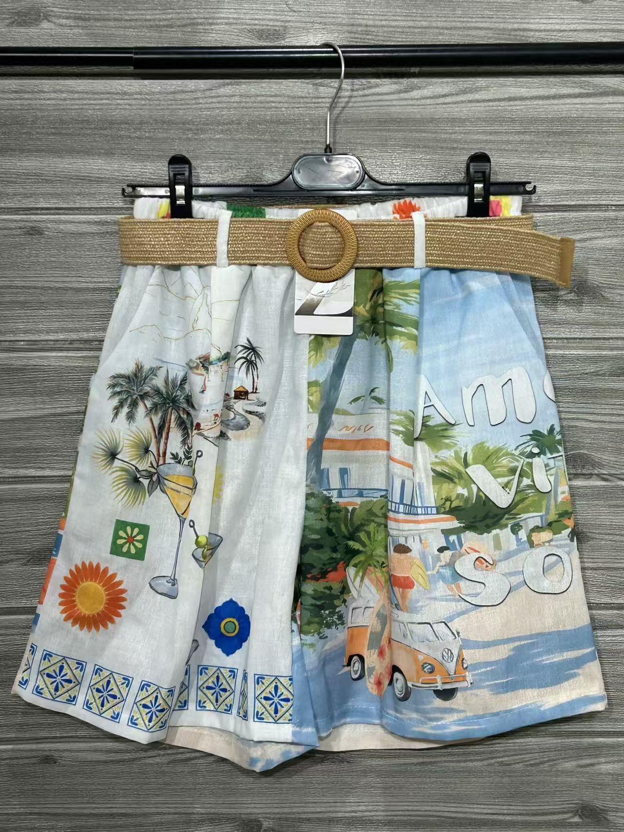 ZOSRT1WH Beach Icons Print Shorts White