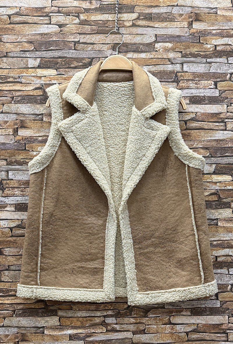 ES22 Caramel Sleeveless Coat