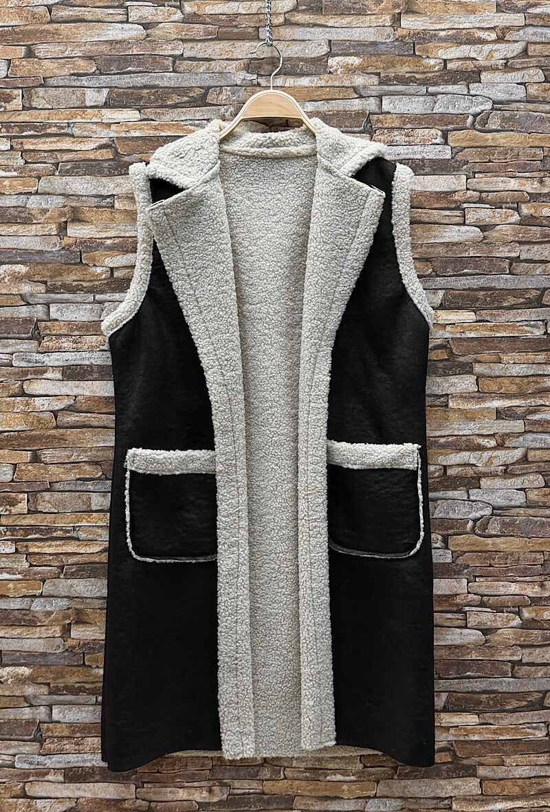 ES16 Black Sleeveless Coat