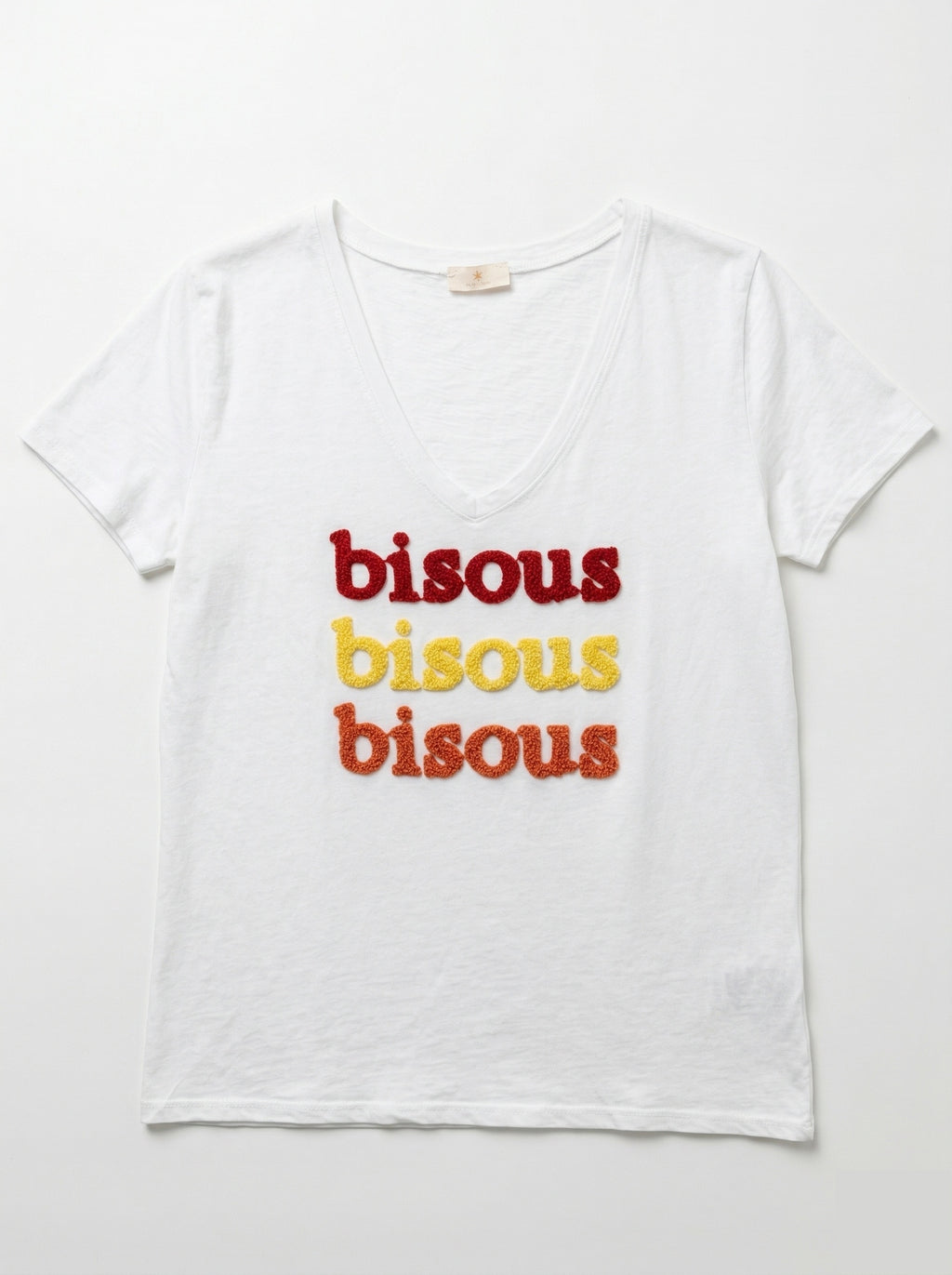 MYWEKR White T-shirt with Embossed Kiss Red