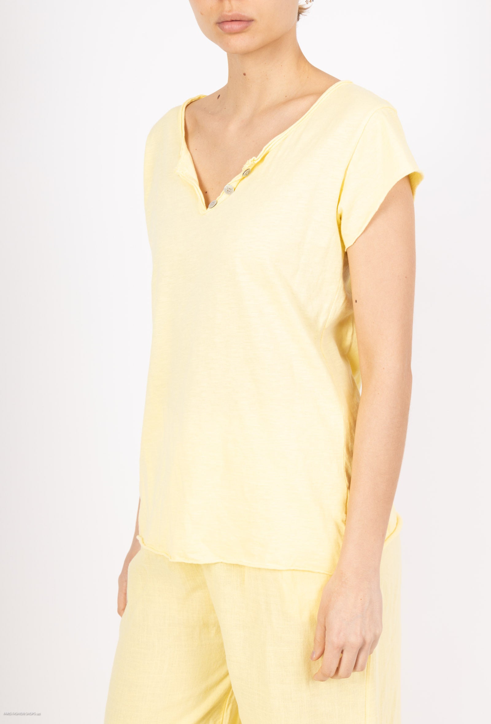 MYCTLY T-shirt Tunisian Collar Light Yellow