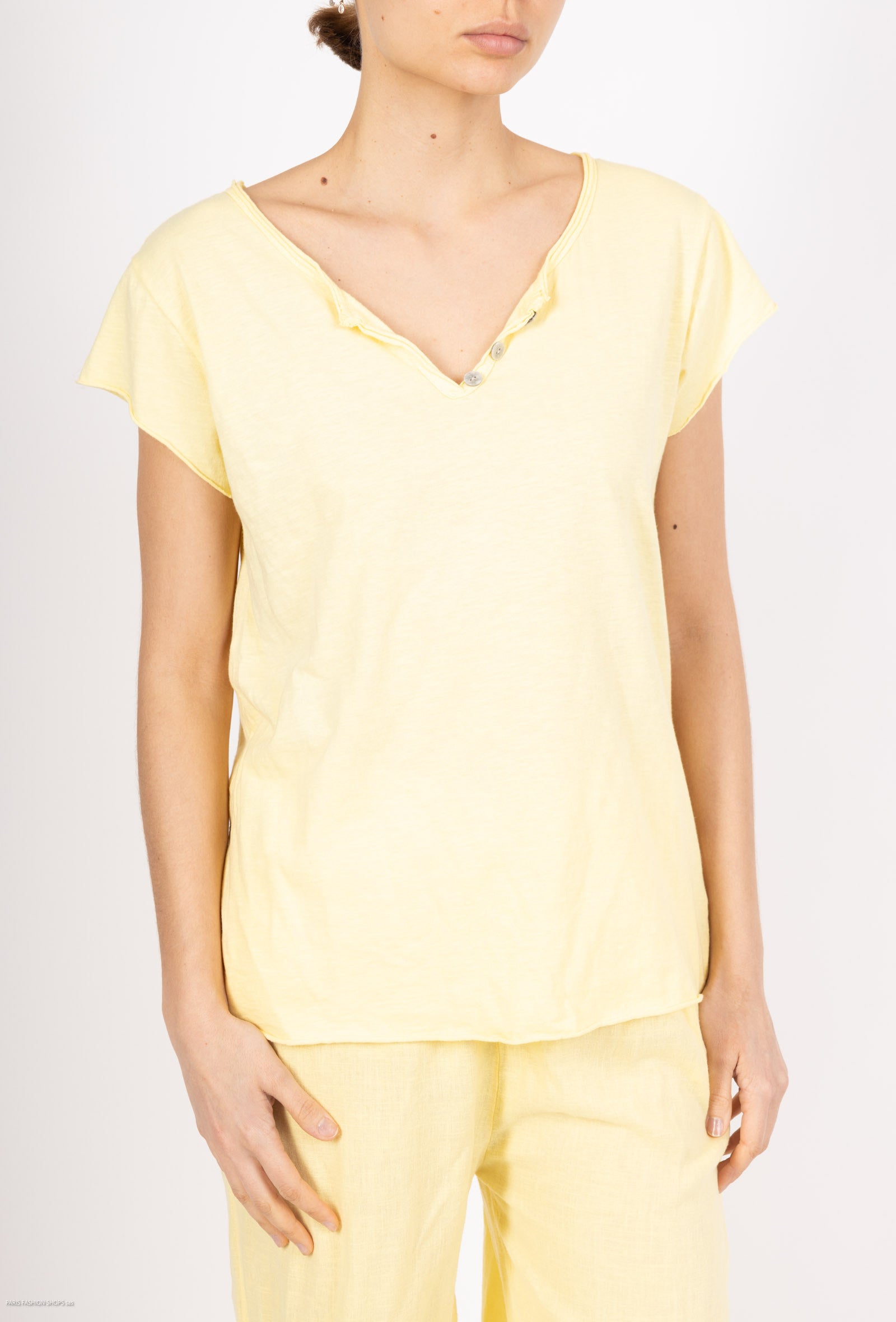 MYCTLY T-shirt Tunisian Collar Light Yellow