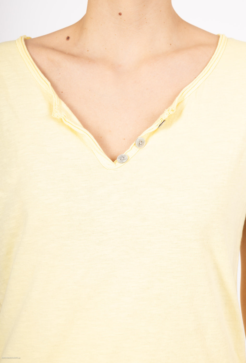 MYCTLY T-shirt Tunisian Collar Light Yellow
