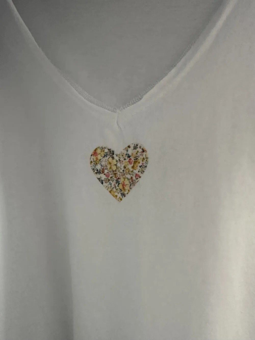 MYVLHLY V-Neck T-shirt with Liberty Heart Light Yellow