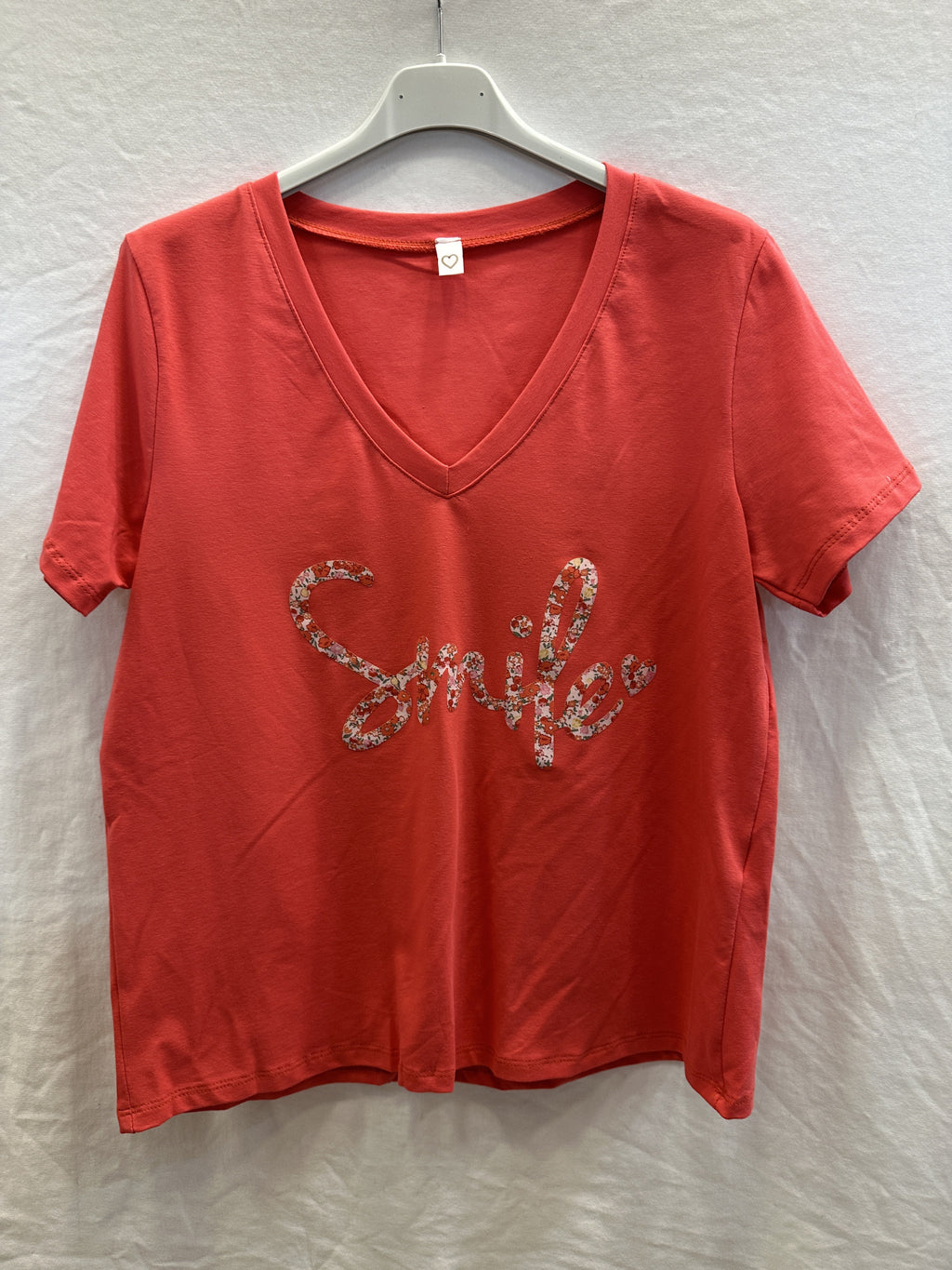 MYSVCR "Smile" V-neck T-shirt Coral