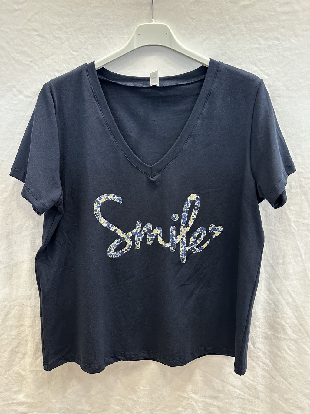 MYSVNV "Smile" V-neck T-shirt Navy