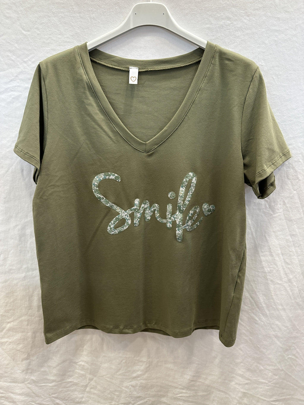 MYSVOL "Smile" V-neck T-shirt Olive