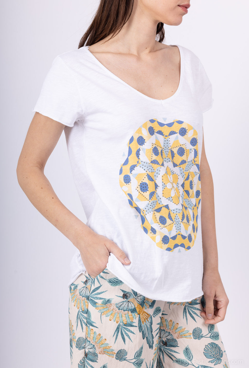 MYCPYRRW Cotton t-shirt printed with yellow round rhinestones White