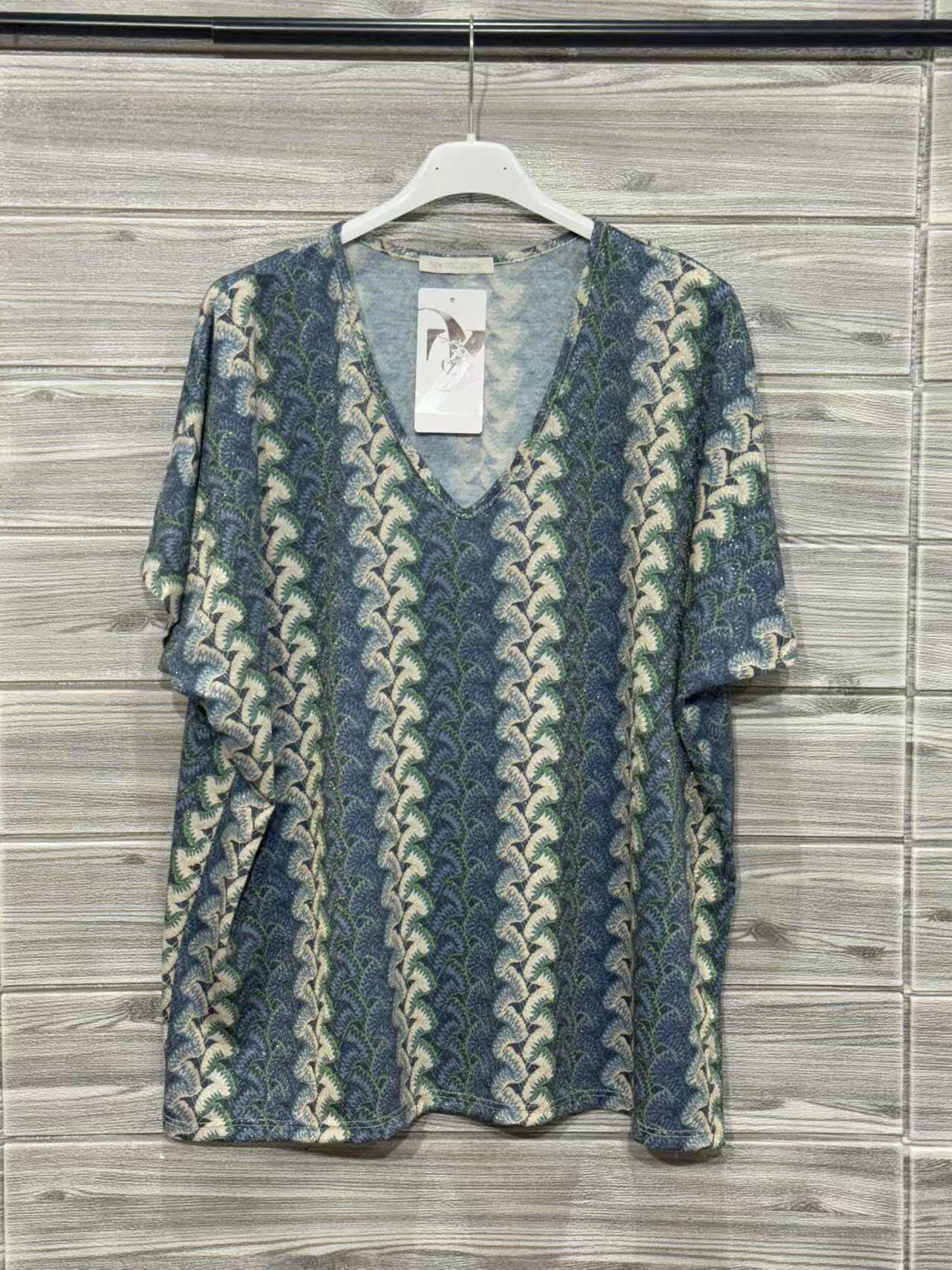 ZOT079DB Chevron Print V-Neck Top Dark Blue