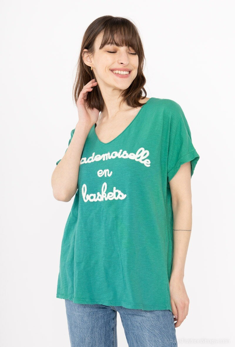 MYMEBFFGR T-shirt "Mademoiselle en baskets" Flocked White Background Green