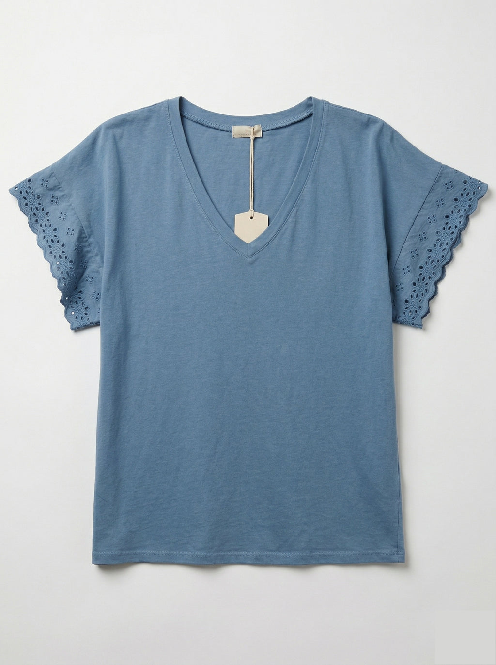 MYELSJN T-shirt with English Lace Sleeves Jeans