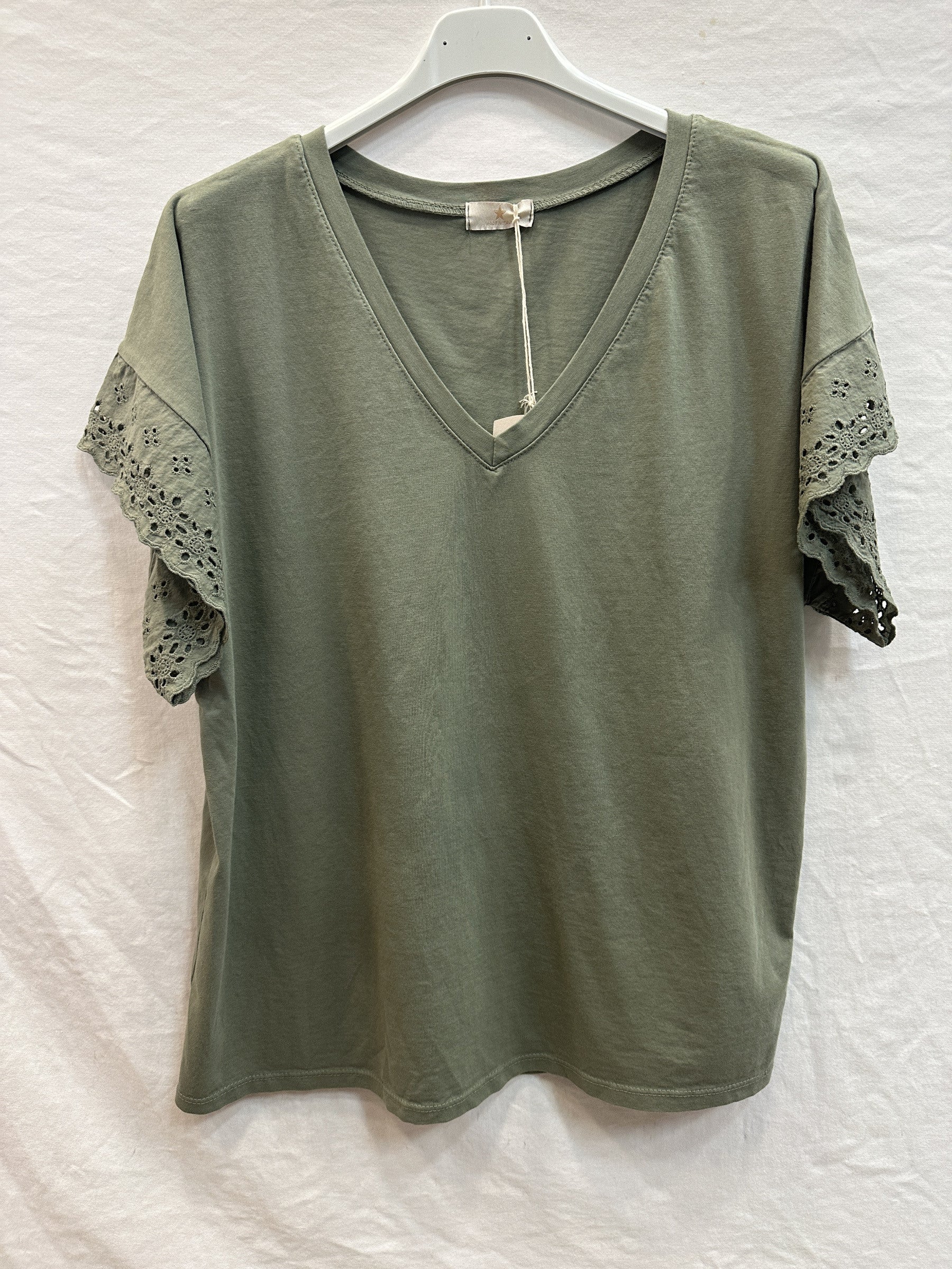 MYELSKK T-shirt with English Lace Sleeves Kaki