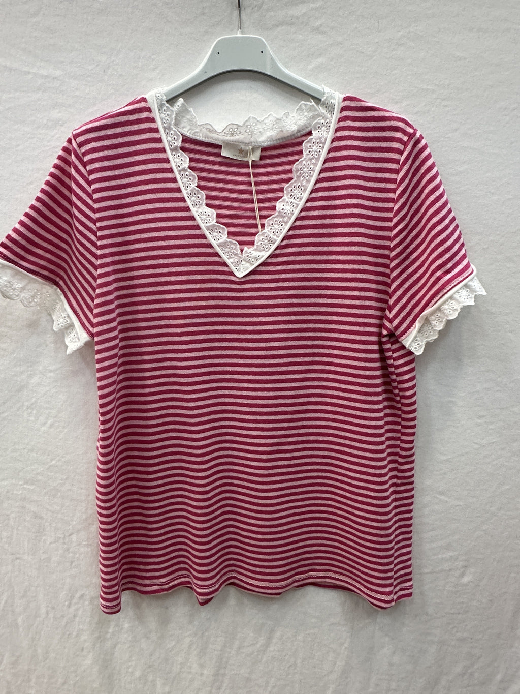 MYSVLFU Striped V-Neck Lace T-shirt Fuchsia