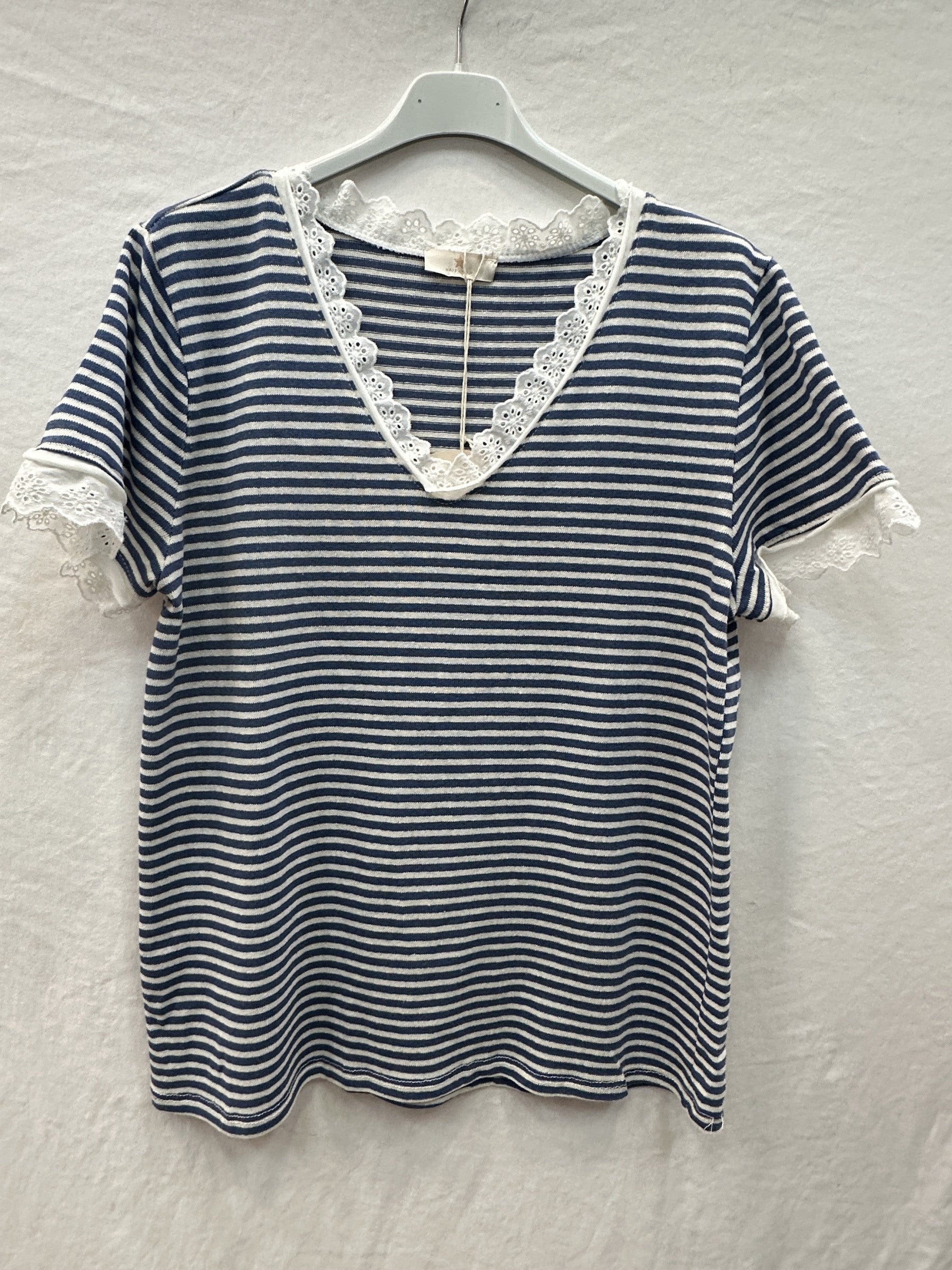 MYSVLJN Striped V-Neck Lace T-shirt Jeans