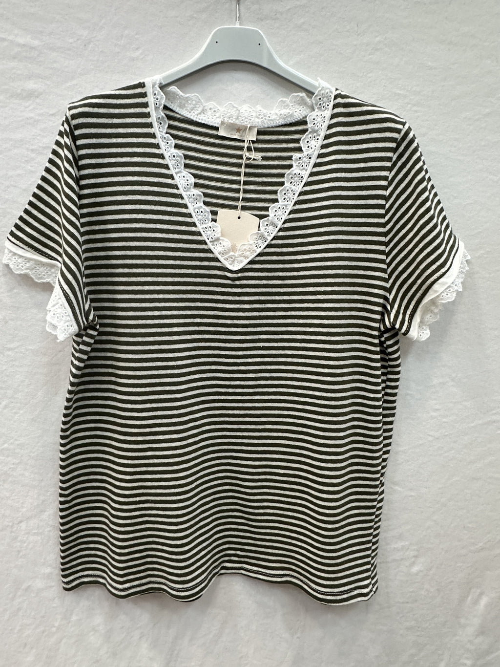 MYSVLKK Striped V-Neck Lace T-shirt Kaki