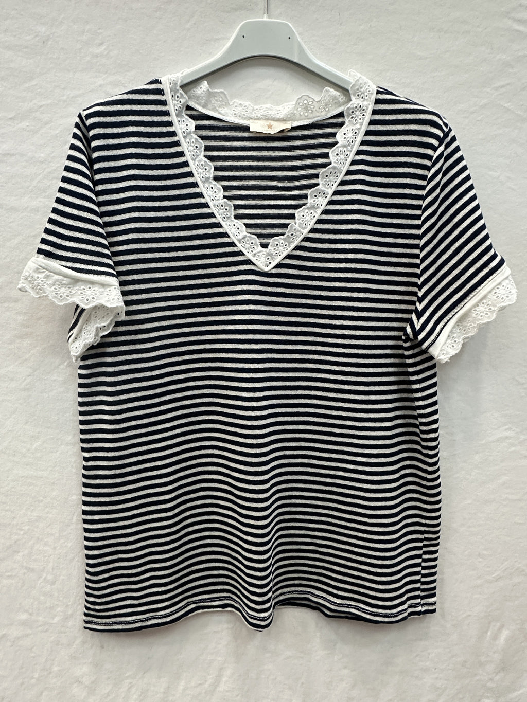 MYSVLNV Striped V-Neck Lace T-shirt Navy