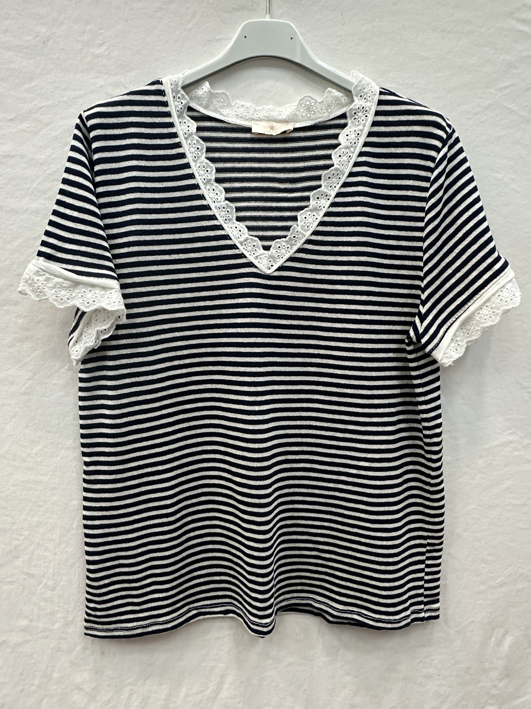 MYSVLNV Striped V-Neck Lace T-shirt Navy